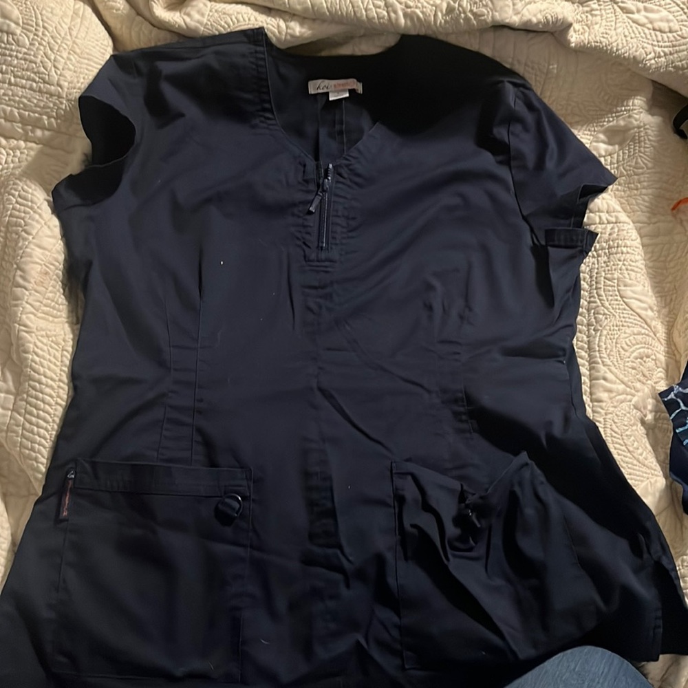 NWOT scrub top